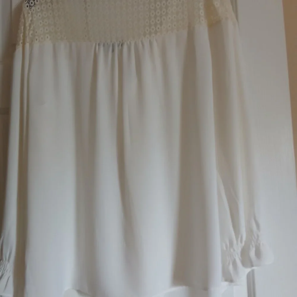 Woman Blouse Ruffle Sleeve - Picture 3 of 5